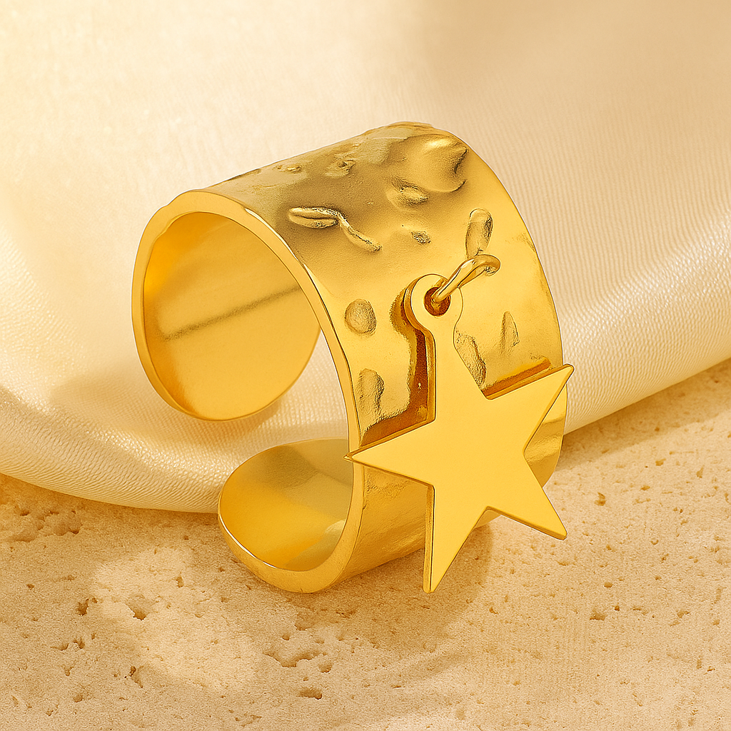 Bague Large Martelée Étoile Dorée